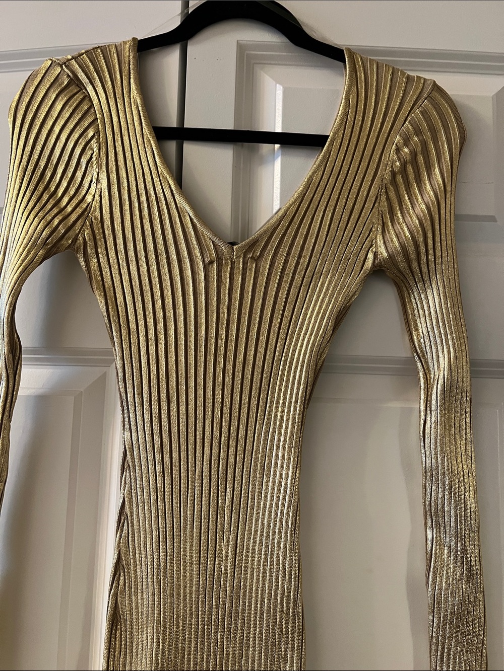 AKIRA Gold Ribbed V-Neck Maxi Dress - Picture 4 of 6